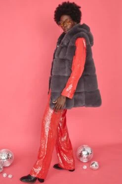 JAYLEY Grey Faux Fur Long Hooded Gilet -Long Maxi Dress Sales Store jayley grey faux fur long hooded gilet p4027 74099 image