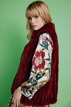 JAYLEY Red Faux Fur Faux Suede Vertical Stripe Gilet