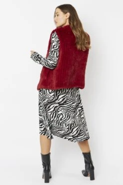 JAYLEY Red Hand Knitted Faux Fur Gilet -Long Maxi Dress Sales Store jayley red hand knitted faux fur gilet p3748 57893 image
