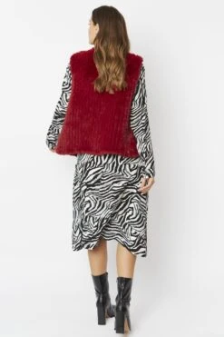 JAYLEY Red Hand Knitted Faux Fur Gilet -Long Maxi Dress Sales Store jayley red hand knitted faux fur gilet p3748 57896 image