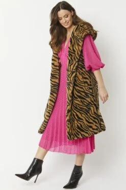 JAYLEY Tiger Print Faux Fur Hooded Tiger Print Maxi Gilet -Long Maxi Dress Sales Store jayley tiger print faux fur hooded tiger print maxi gilet p6233 70170 image