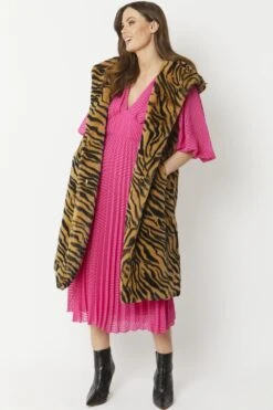 JAYLEY Tiger Print Faux Fur Hooded Tiger Print Maxi Gilet -Long Maxi Dress Sales Store jayley tiger print faux fur hooded tiger print maxi gilet p6233 70175 image